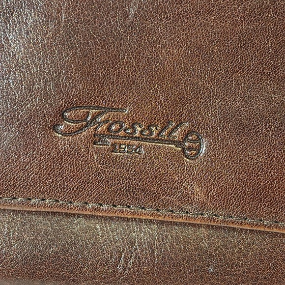 Fossil Brown Leather Wallet Timeless Design - Picture 2 of 10